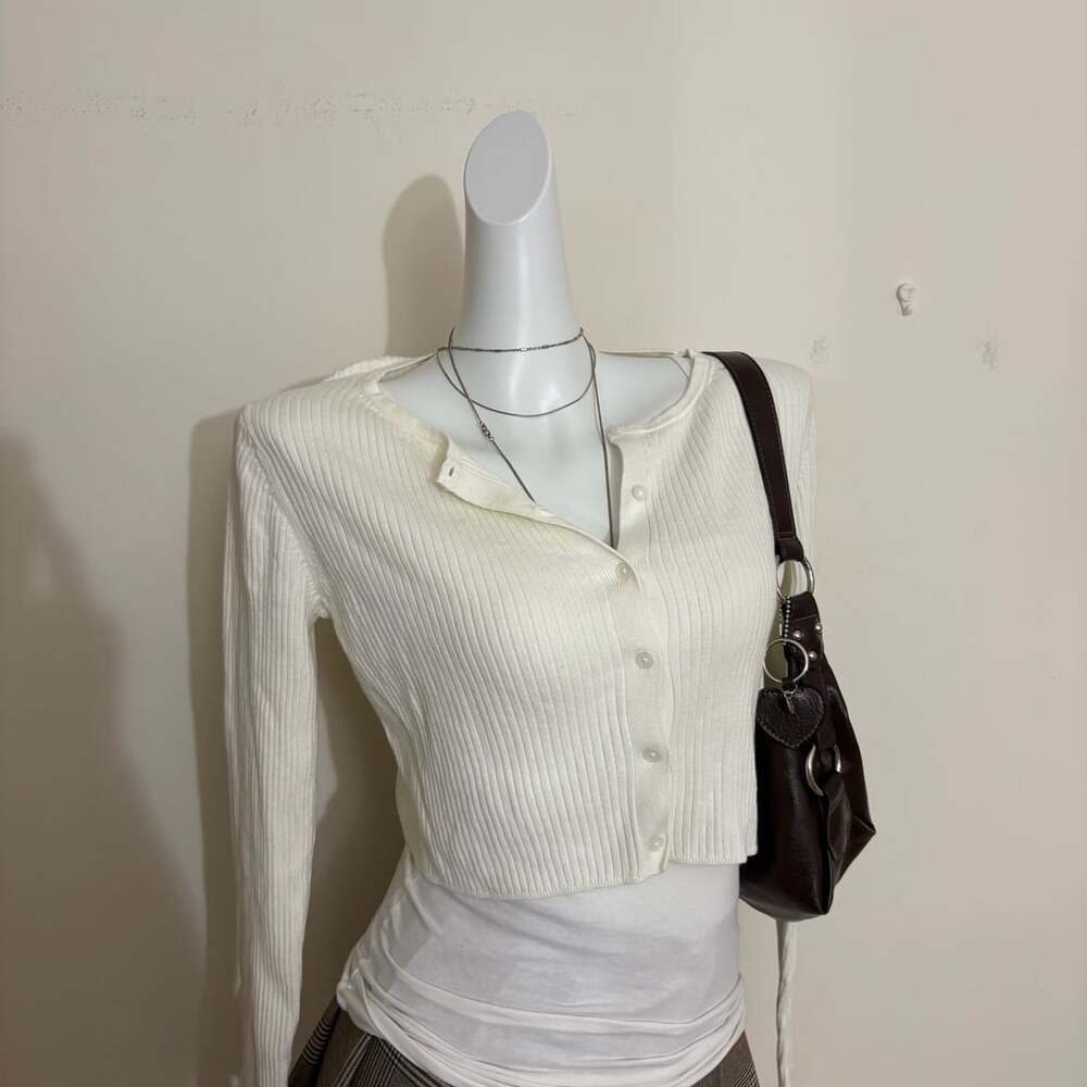 Uniqlo Ribbed Cardigan Size M White Button Up Long Sleeve Top